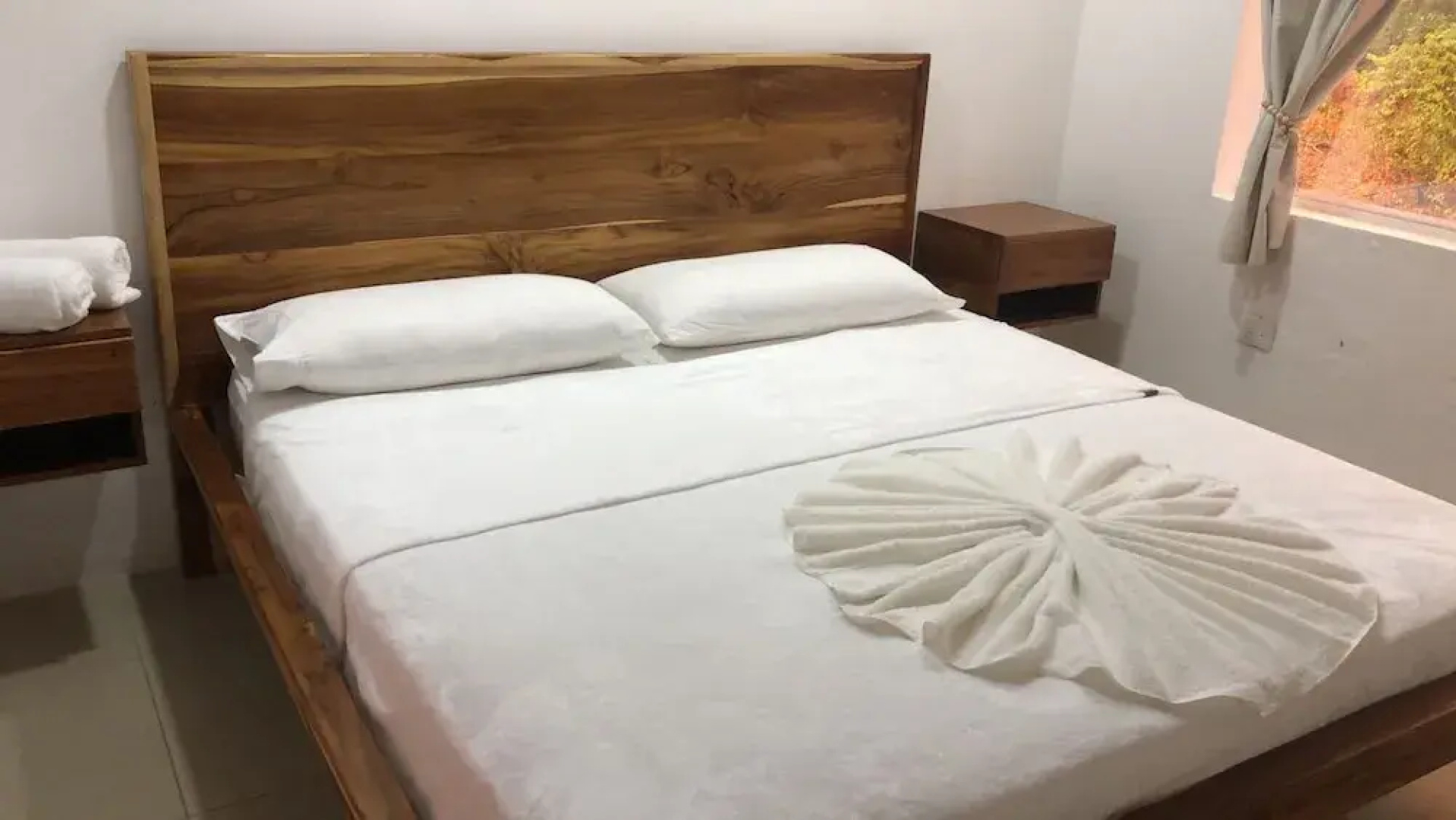 Emerald Luxe Suites