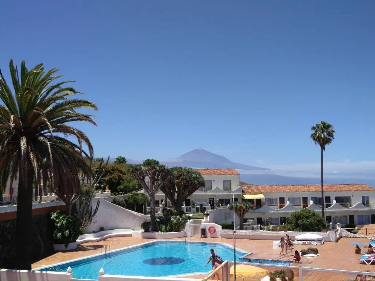 Luminous Studio in quiet area