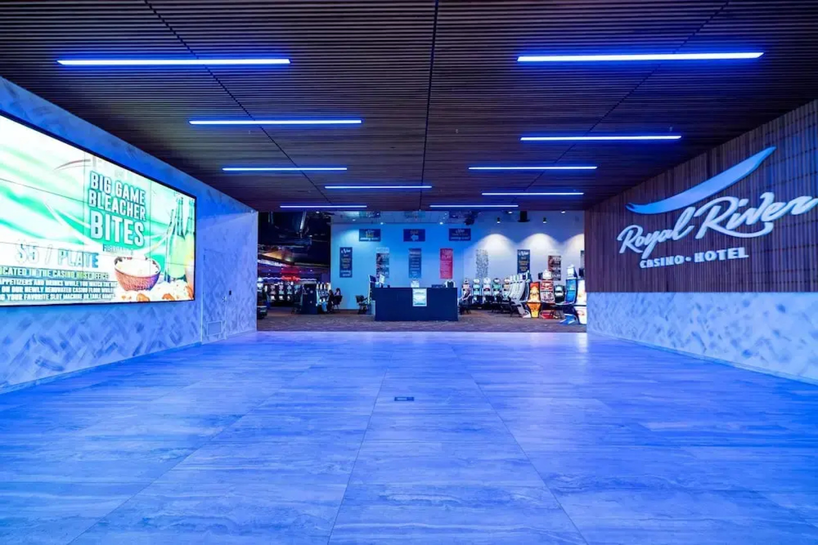 Royal River Casino and Hotel