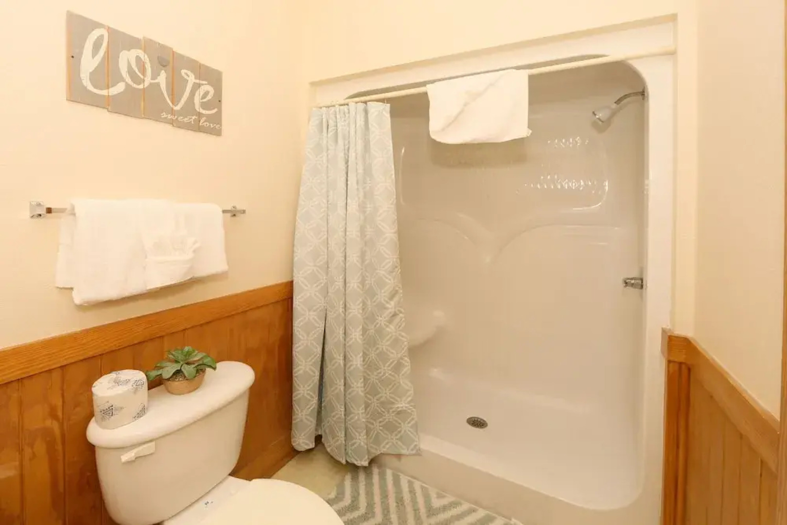 Ivy Falls 9 - Five Bedroom Chalet