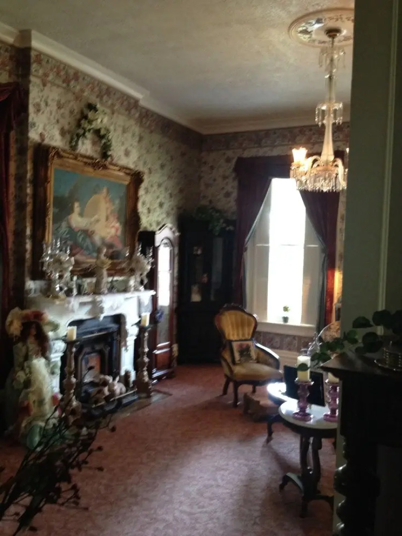 Victorian House Bed & Breakfast