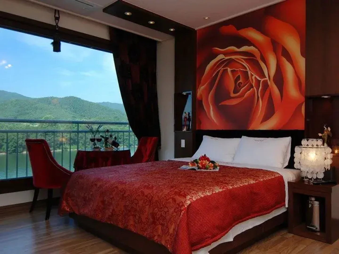 Moonlight Blue Pension