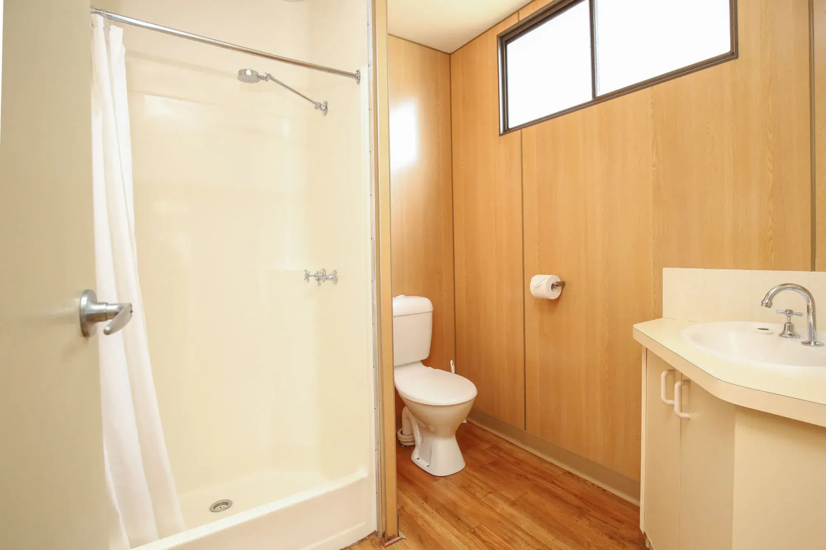 Aquarius All Suite Apartments