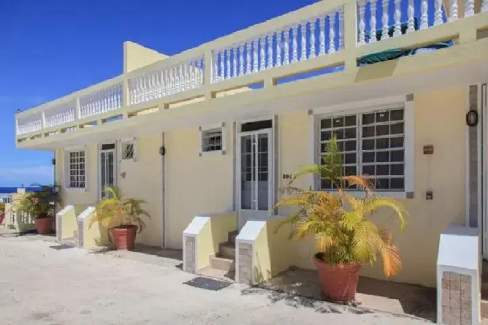 Penthouse, Rooftop Terrace, WiFi and Views, PRV 304