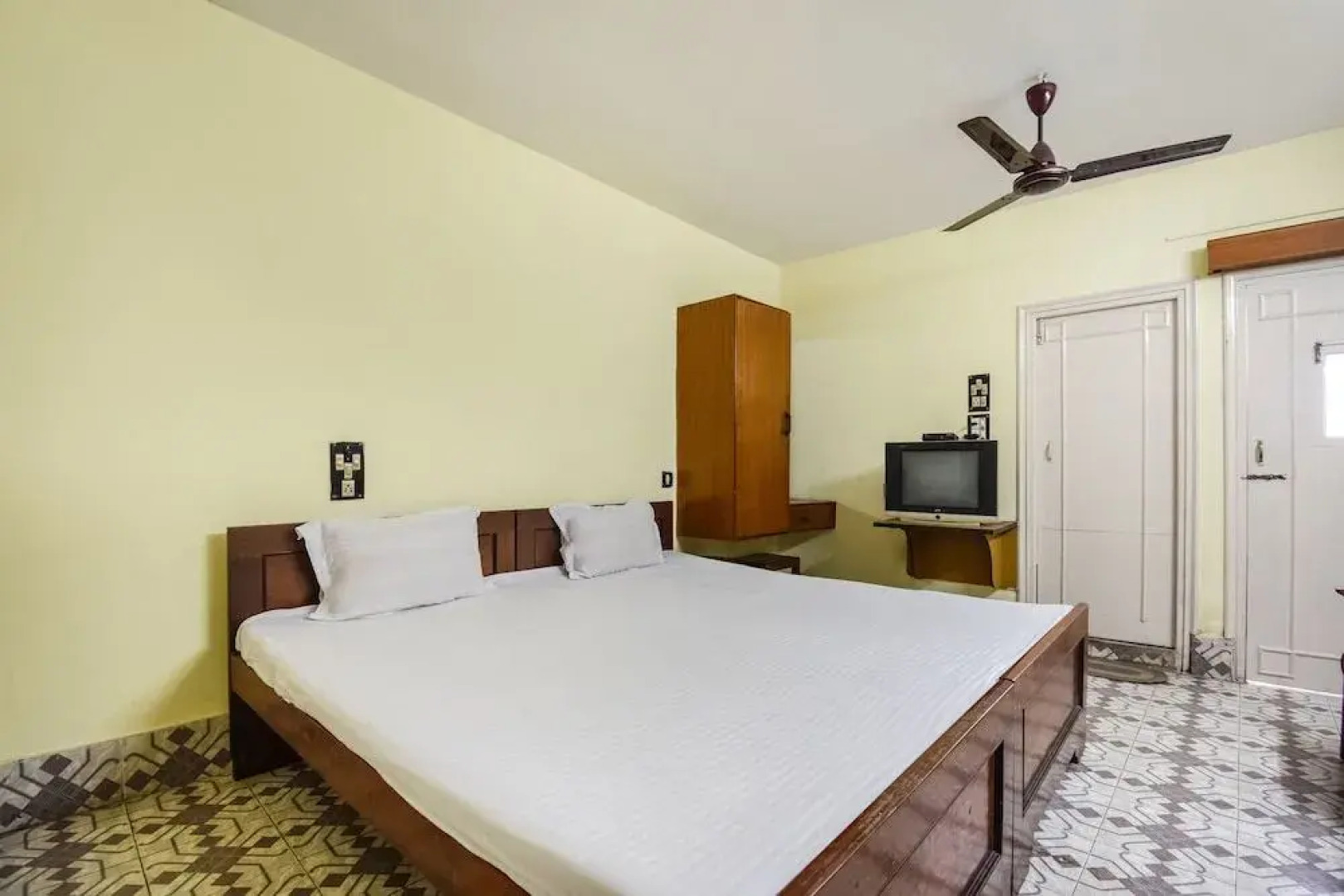 Spot On 39307 The Hotel Park