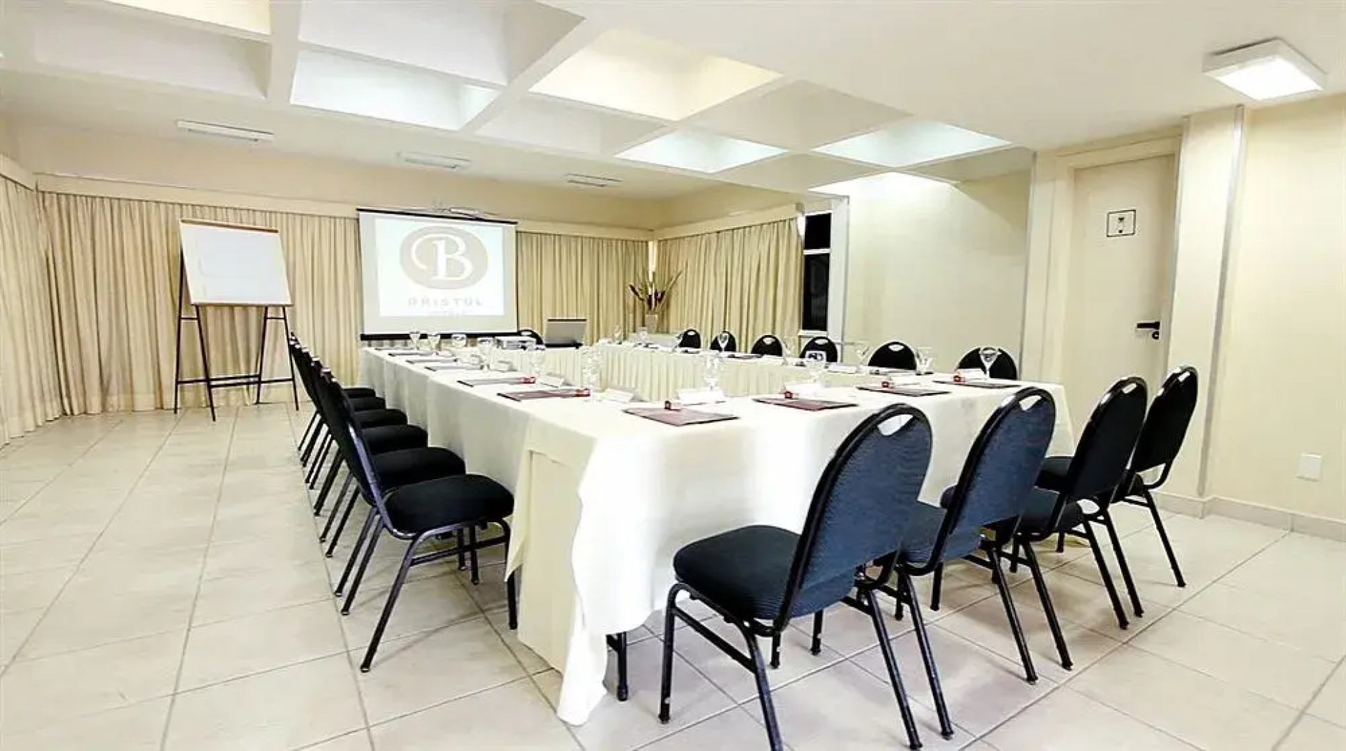 Bristol Golden Plaza Hotel