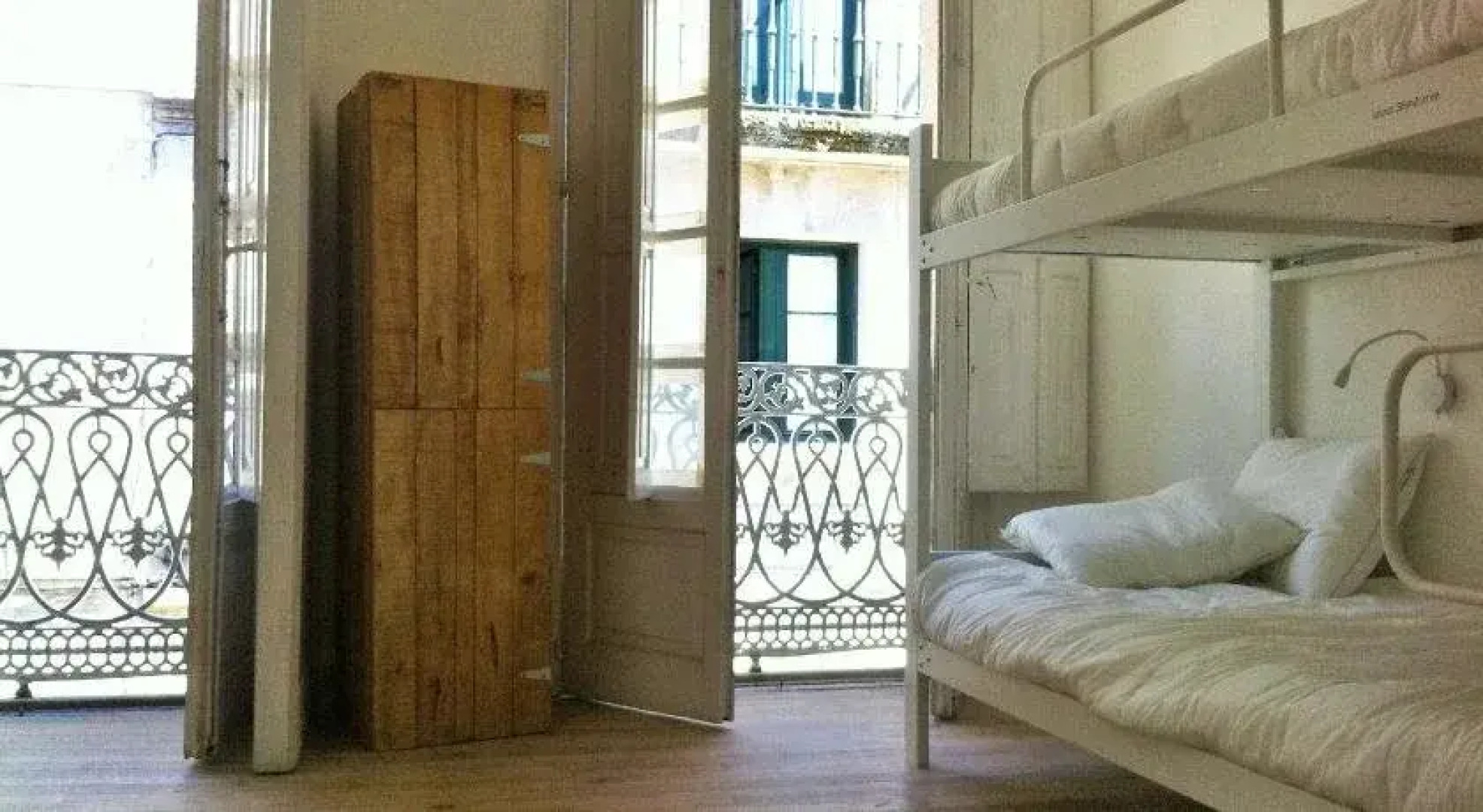 APT Slow City Hostel