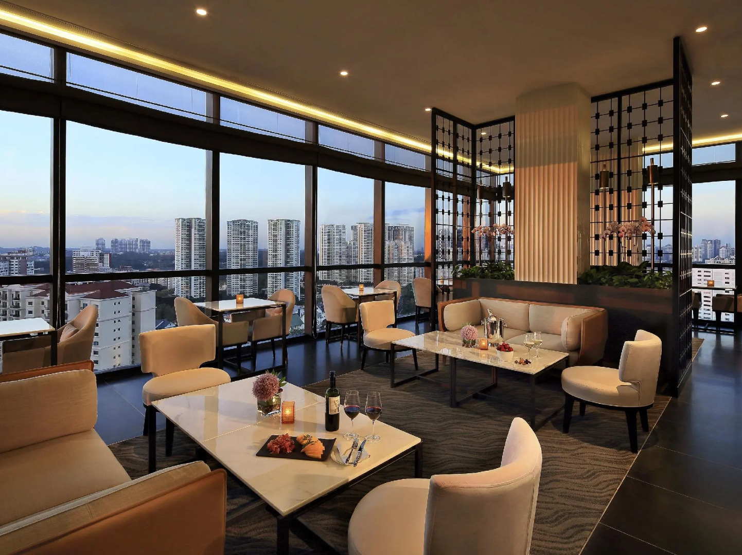 Momentus Hotel Alexandra