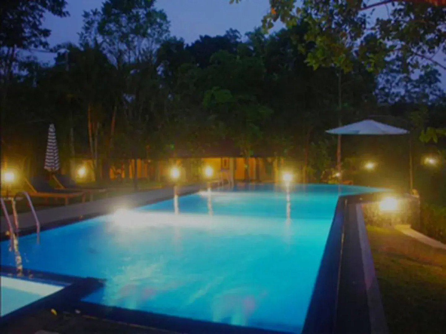 Lake Serenity Boutique Hotel