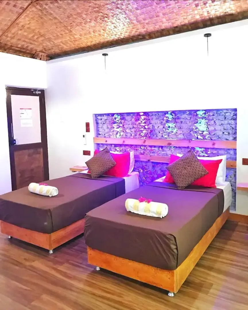Yonder Retreat Folhudhoo
