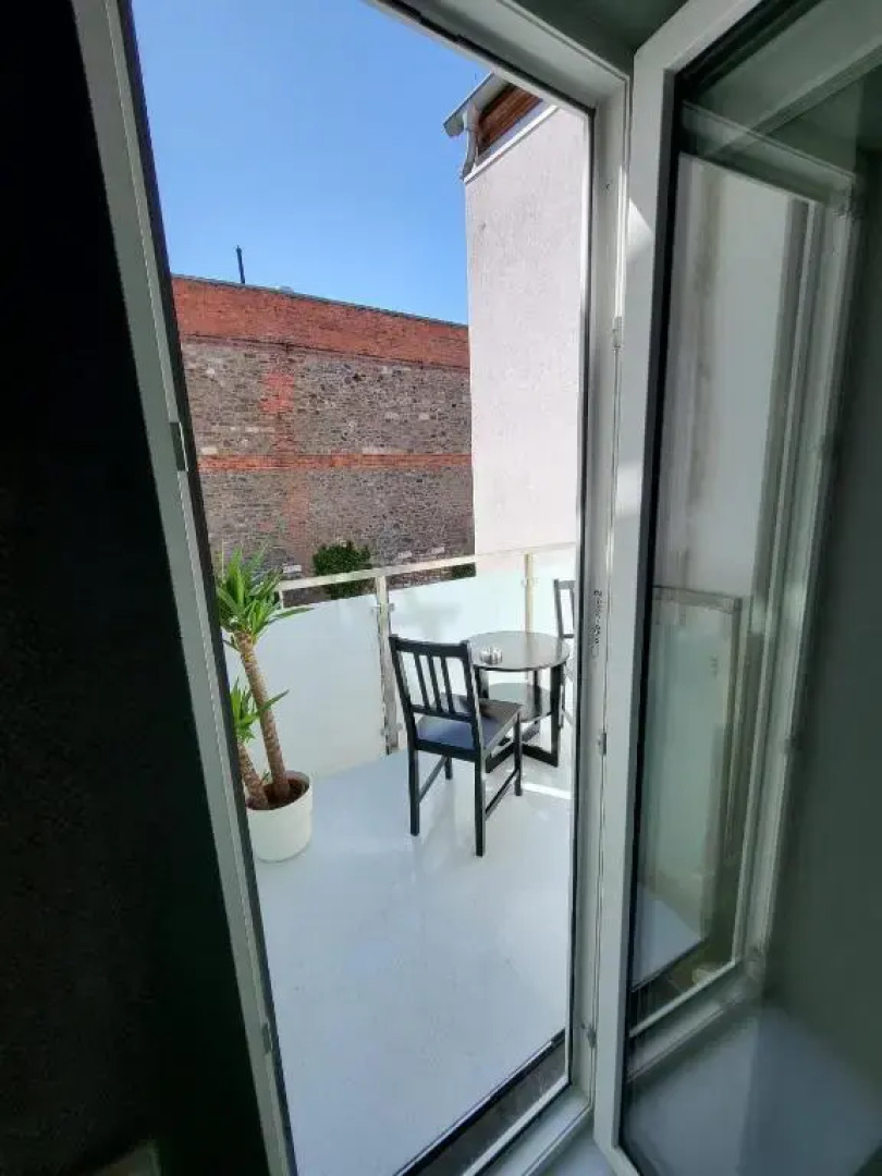 großes offenes Loft oder kleine gemütliche Wohnung mit Balkon