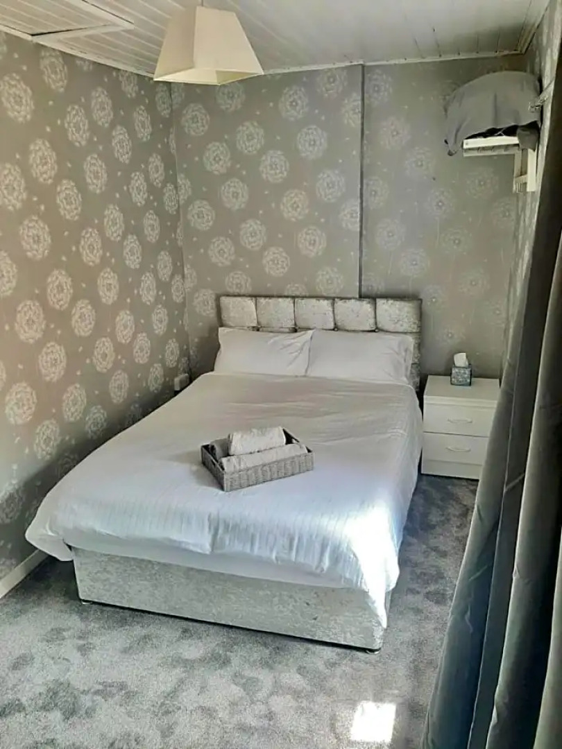 Railway Bar Accommodation