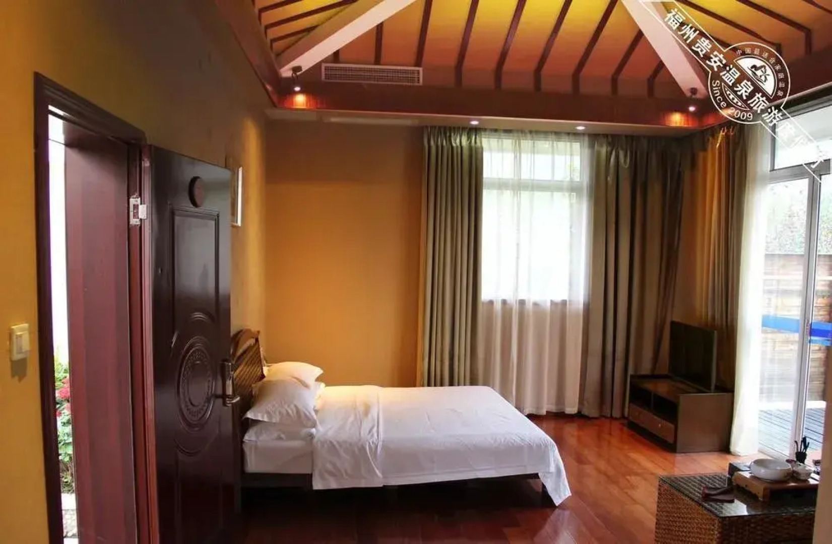 Guian Hot Spring Conference Center Hotel