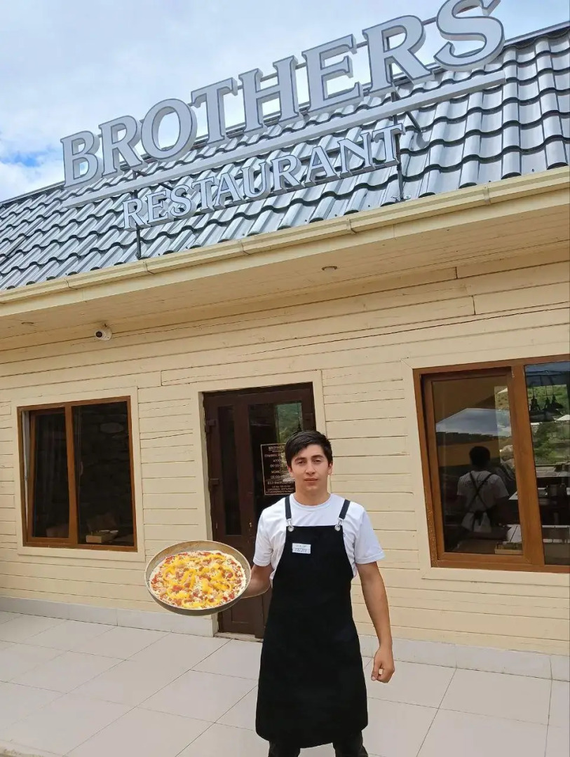 Коттеджи на Крепости семи братьев и одной сестры в Хучни