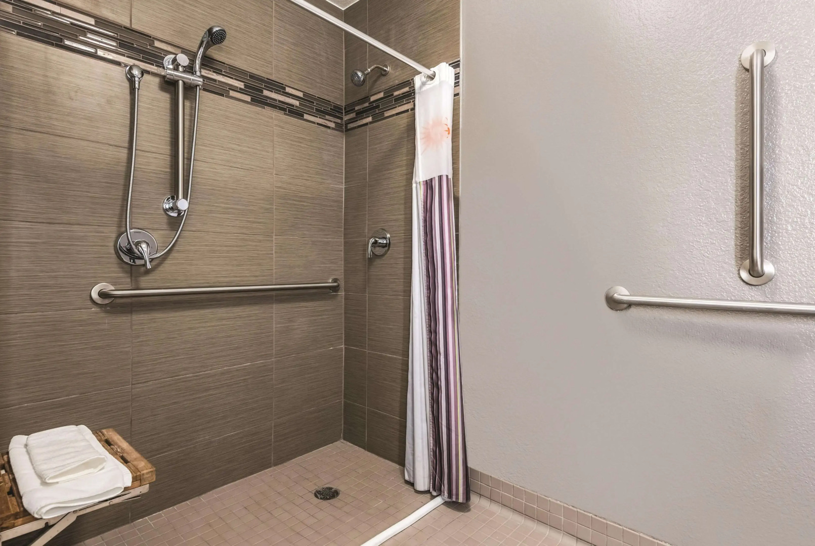 La Quinta Inn & Suites by Wyndham Orlando Lake Mary