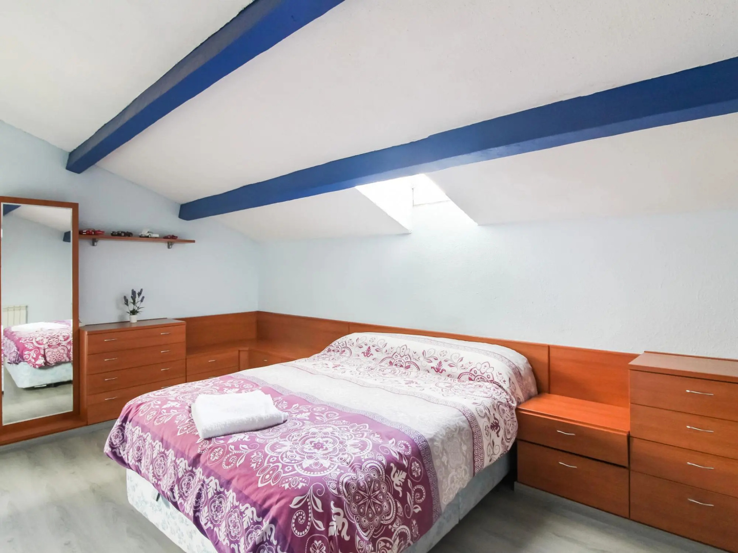 Lavish Villa in Villamuriel de Cerrato with Swimming Pool