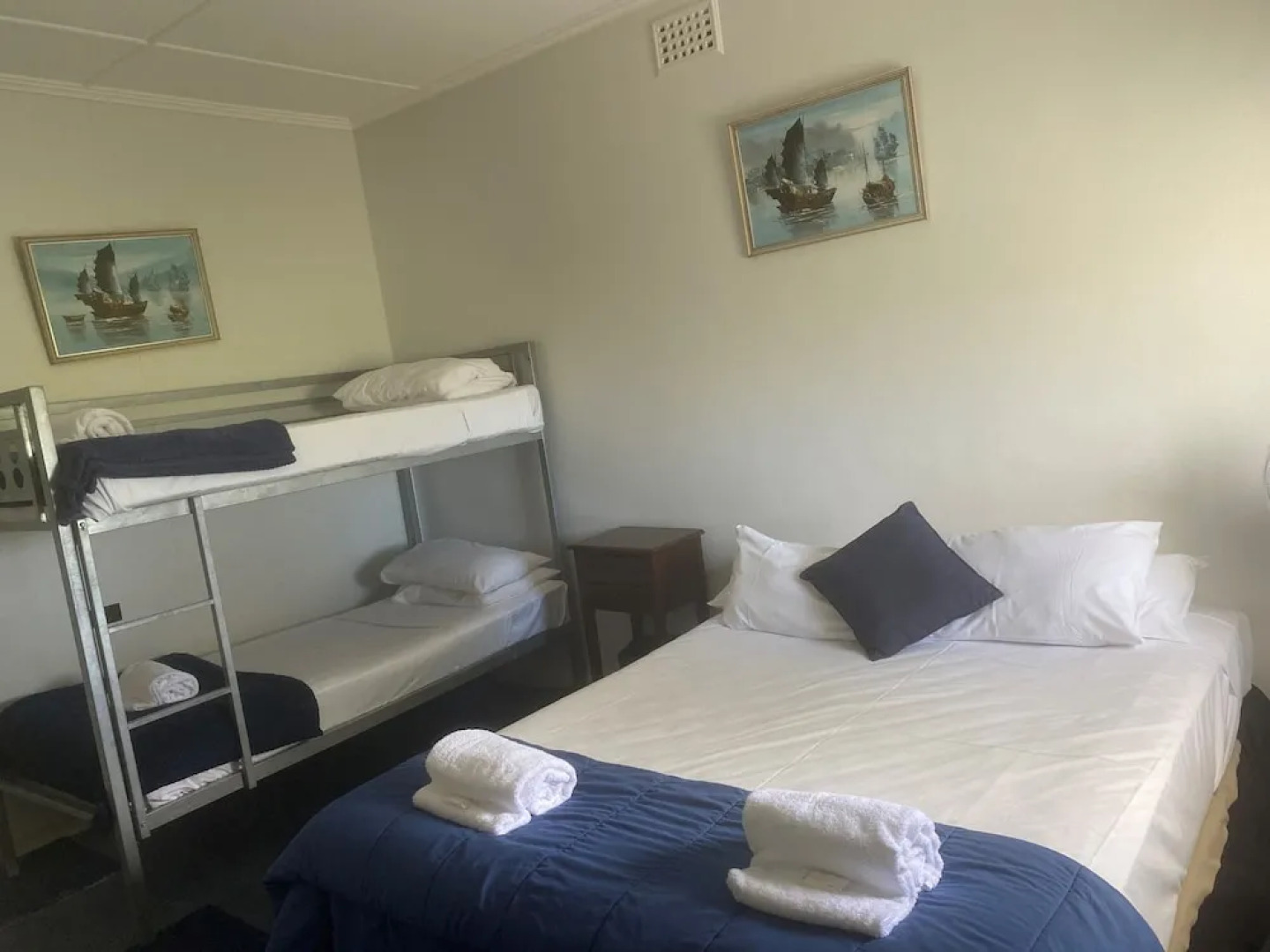 Tin Can Bay Budget Accommodation - Hostel