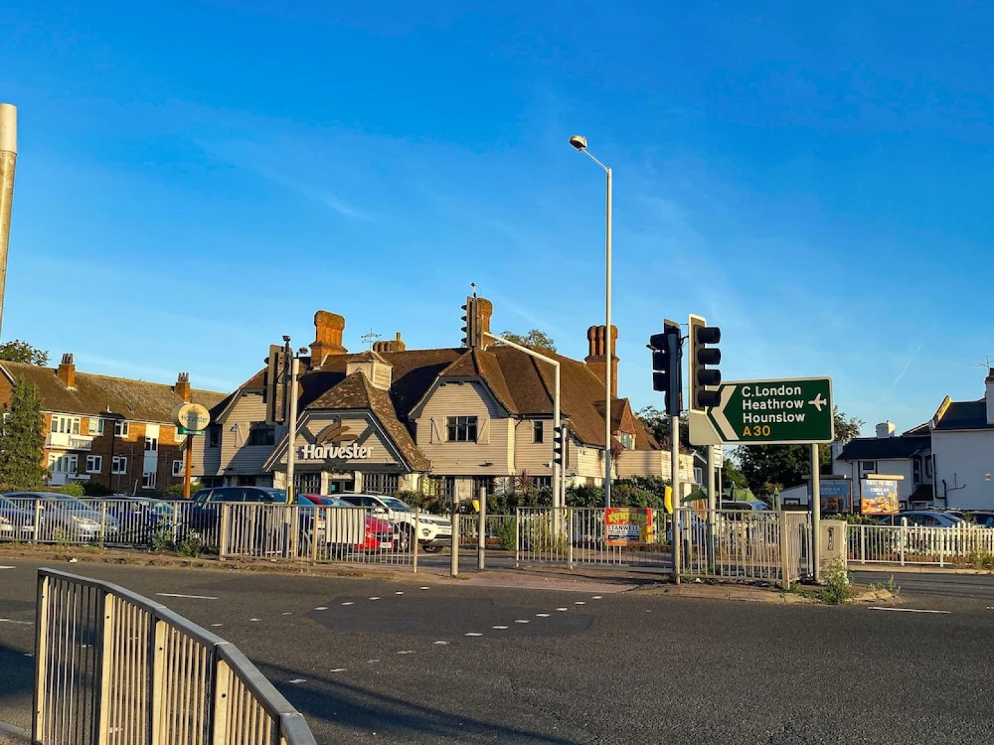 Short Stay Legoland Windsor Heathrow Thorpe Park Twickenham