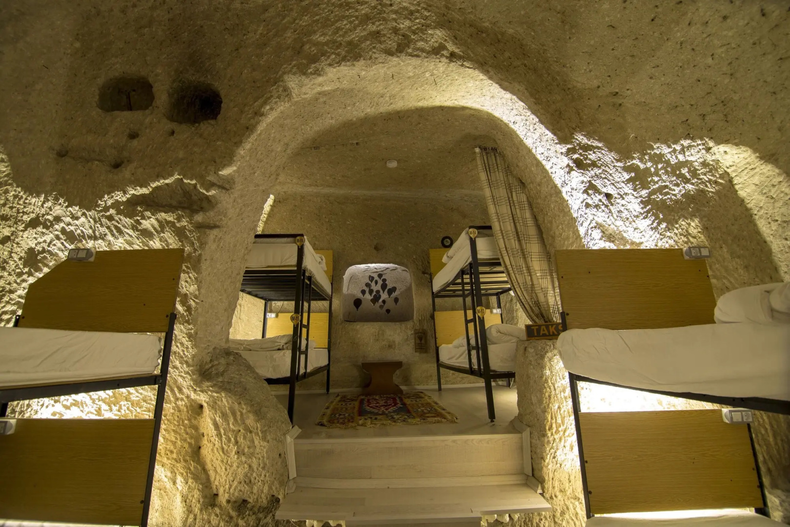 Kamelya Cave Hostel - Adults Only