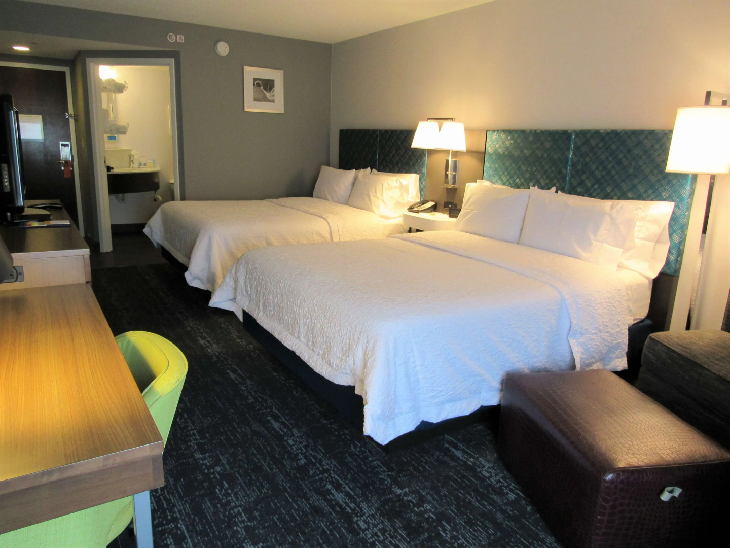 Hampton Inn & Suites Newtown
