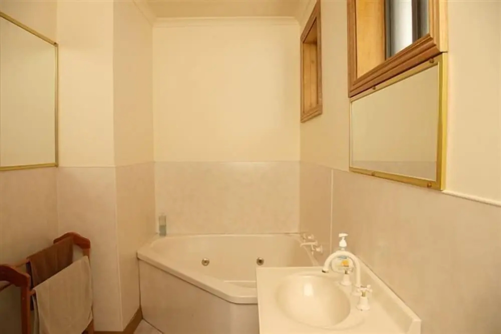 Apollo Bay Backpackers Lodge