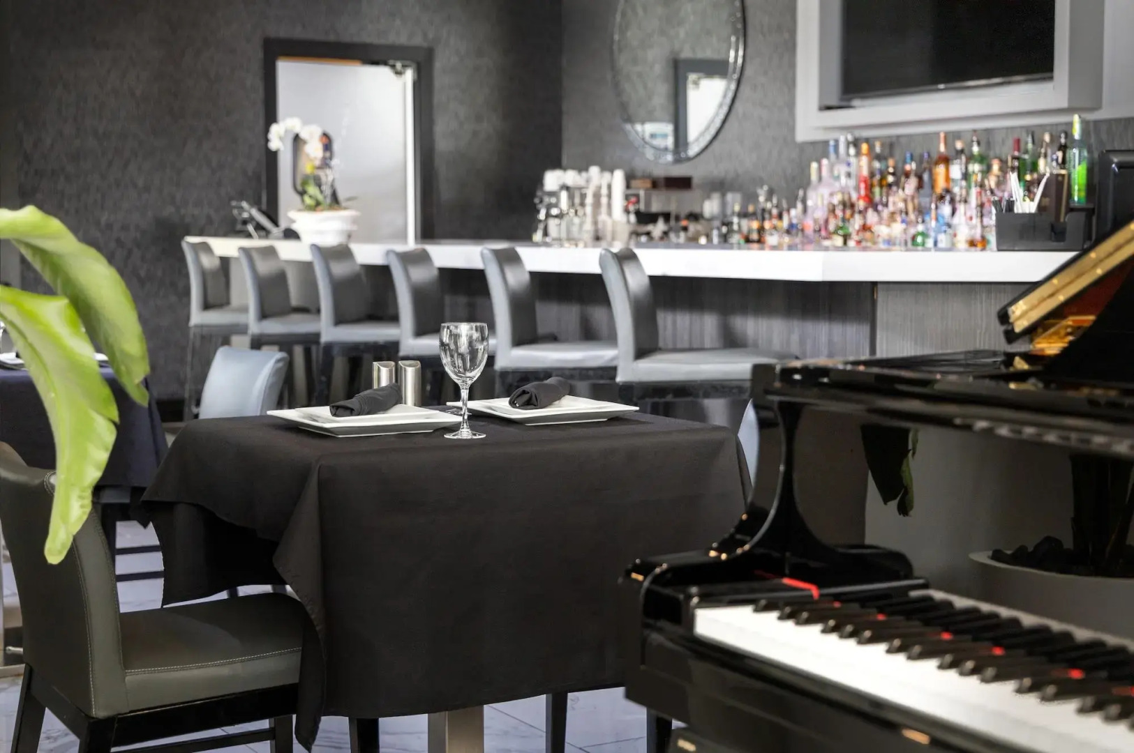 Fortune House Hotel Suites