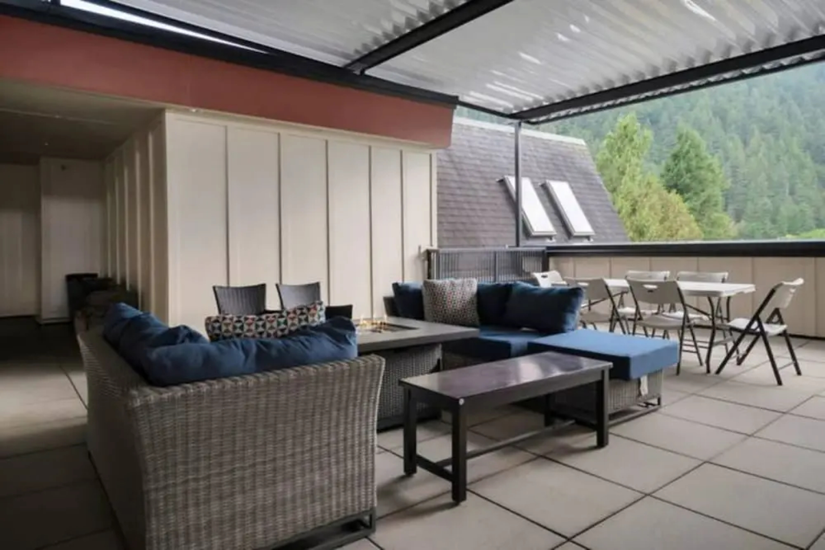 Harrison Lake Pets Welcome 3BR Suite