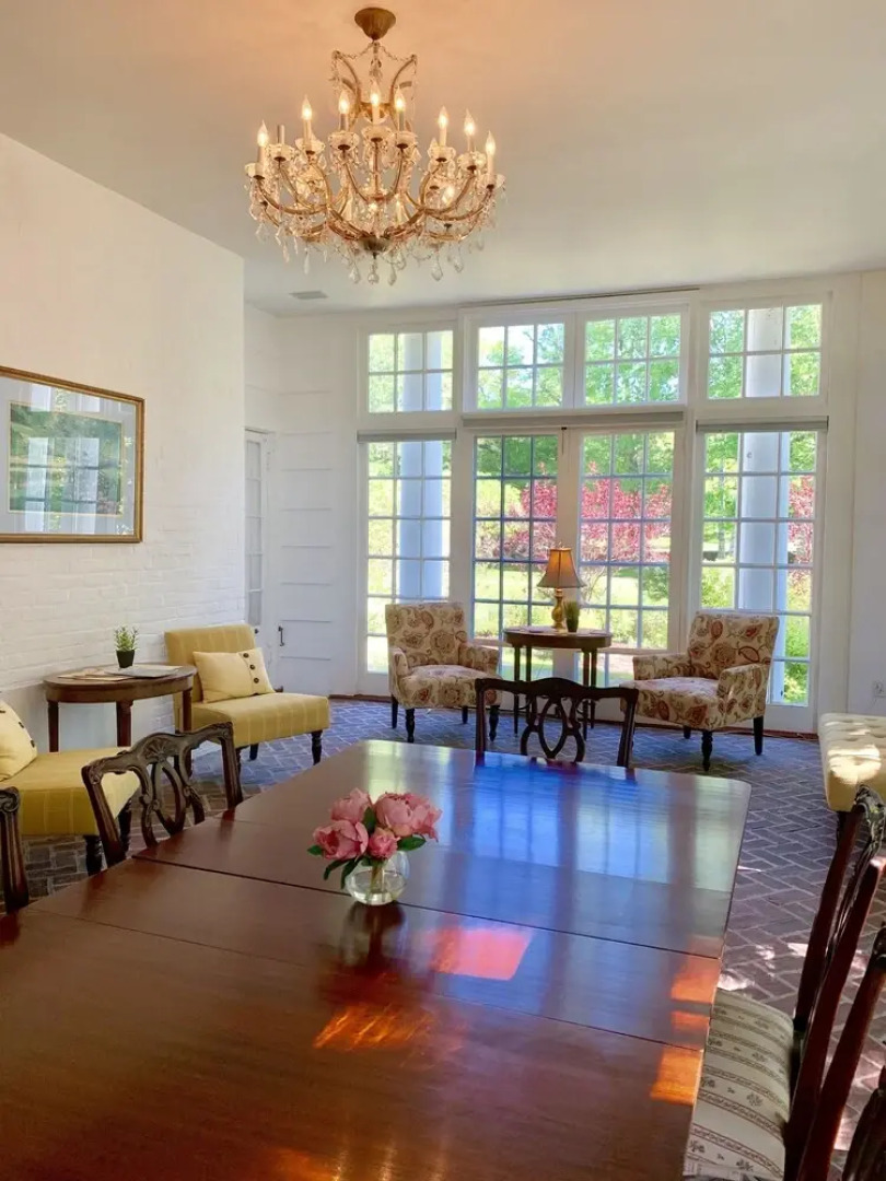 The Four Chimneys Inn