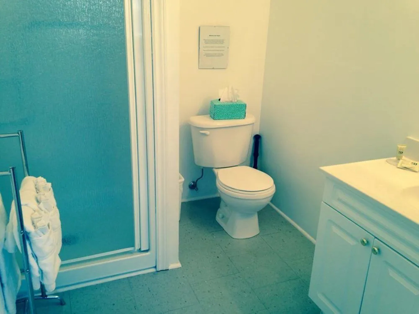 Diverse Rentals & Vacations FLOATEL