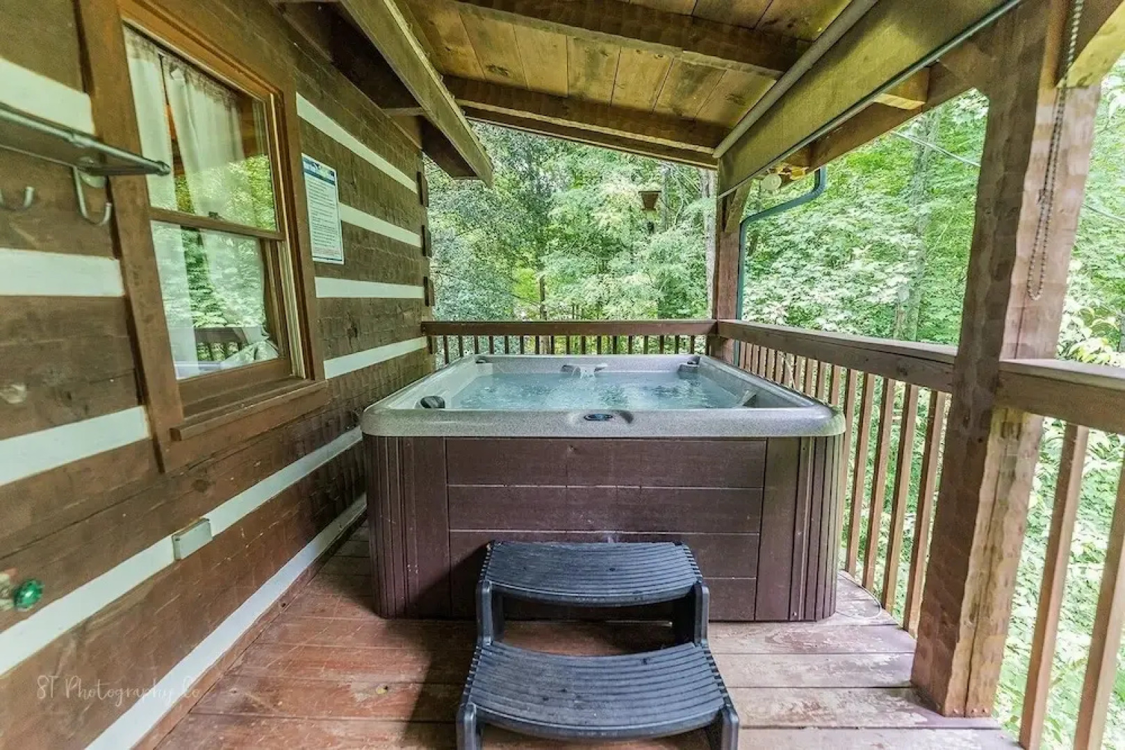 A Slice Of Heaven 2 Bedroom Cabin by RedAwning