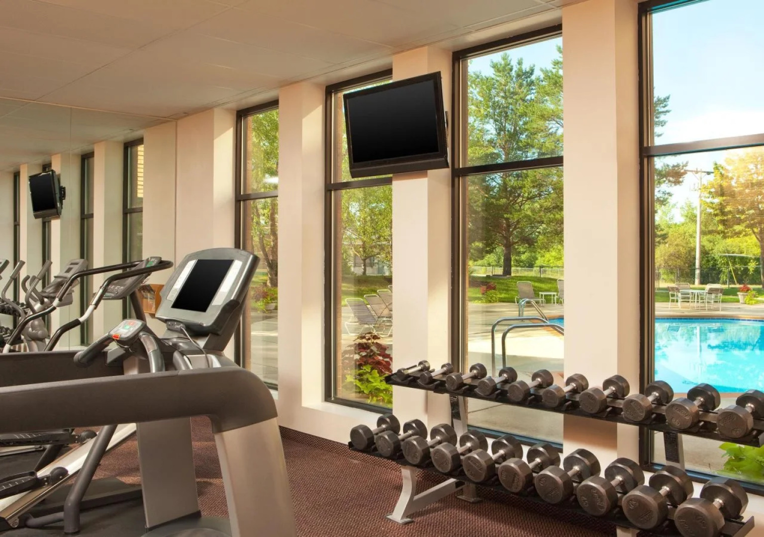 Four Points by Sheraton Milwaukee North Shore