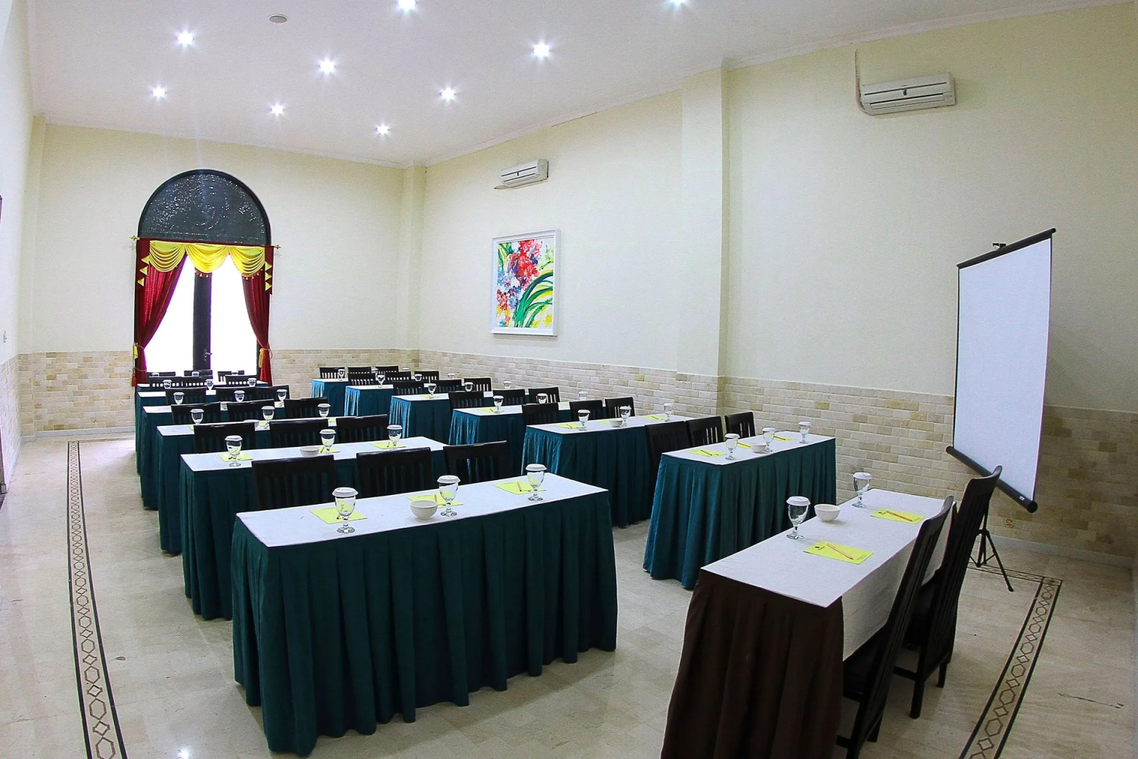 The GRAND PALACE Hotel - YOGYAKARTA