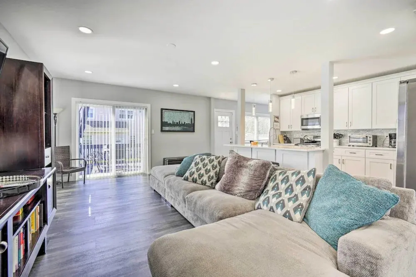 Long Branch Getaway: Grill, 1 Block to Beach!