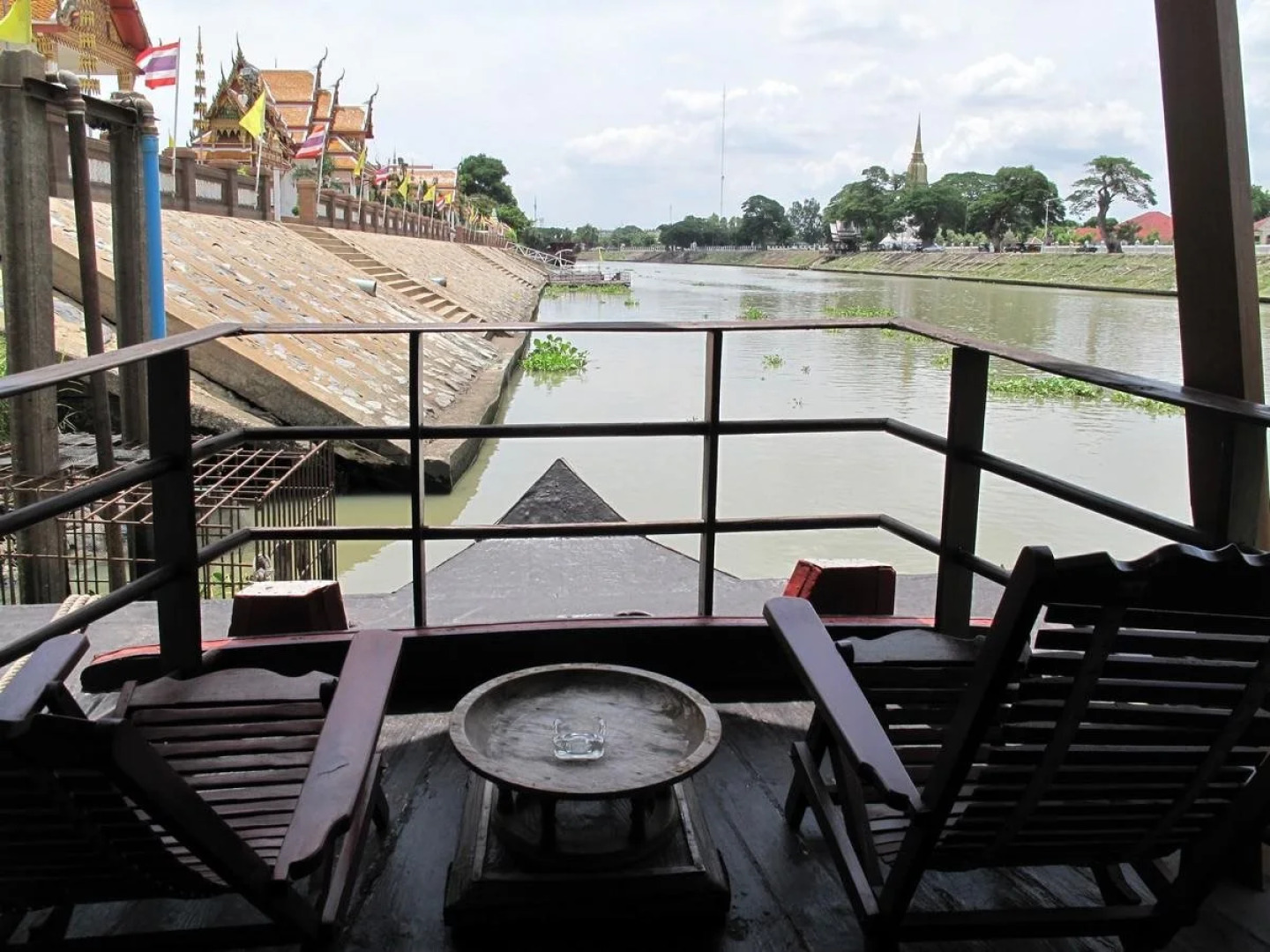Ayothaya Riverside House