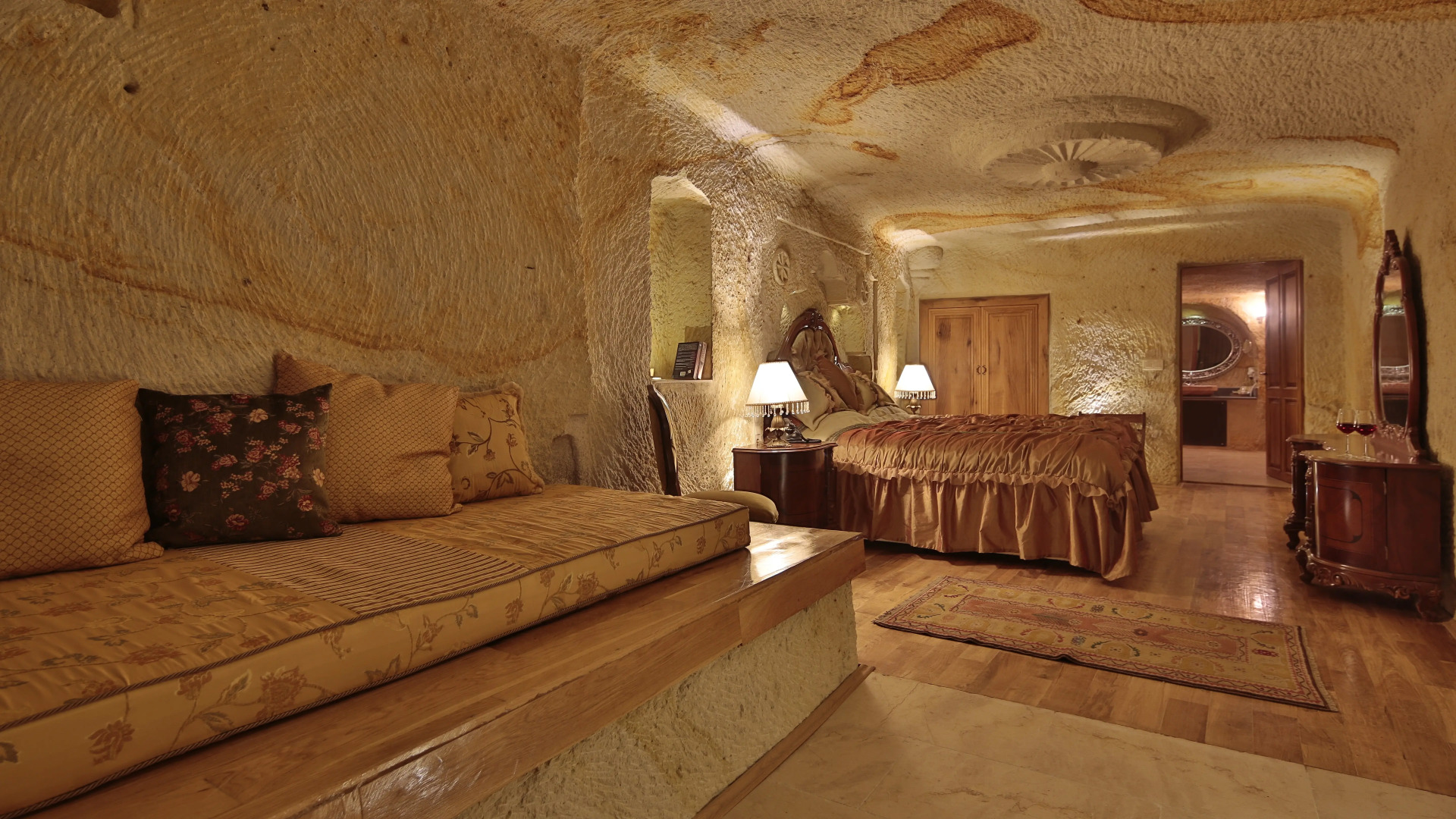 Golden Cave Suites