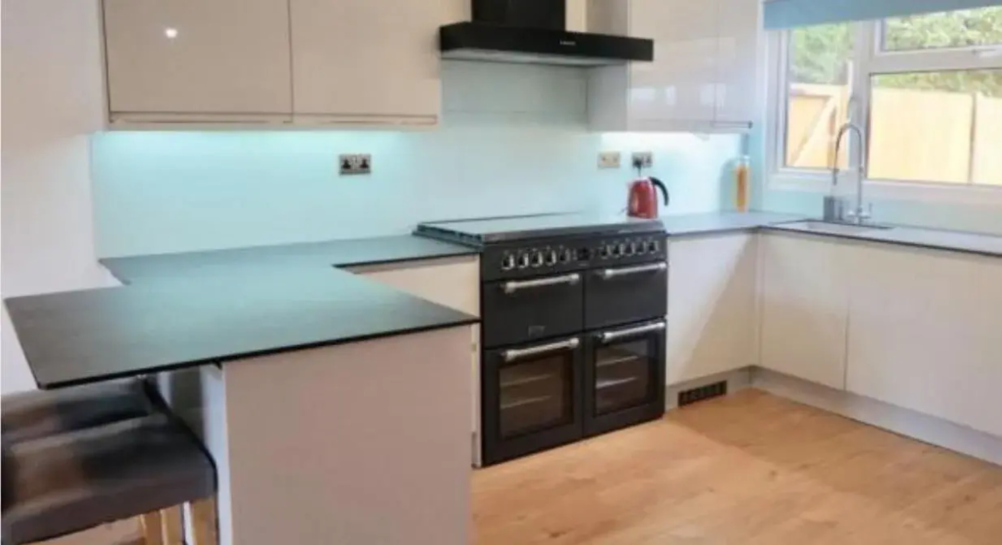 Quiet house beside Stansted Airport