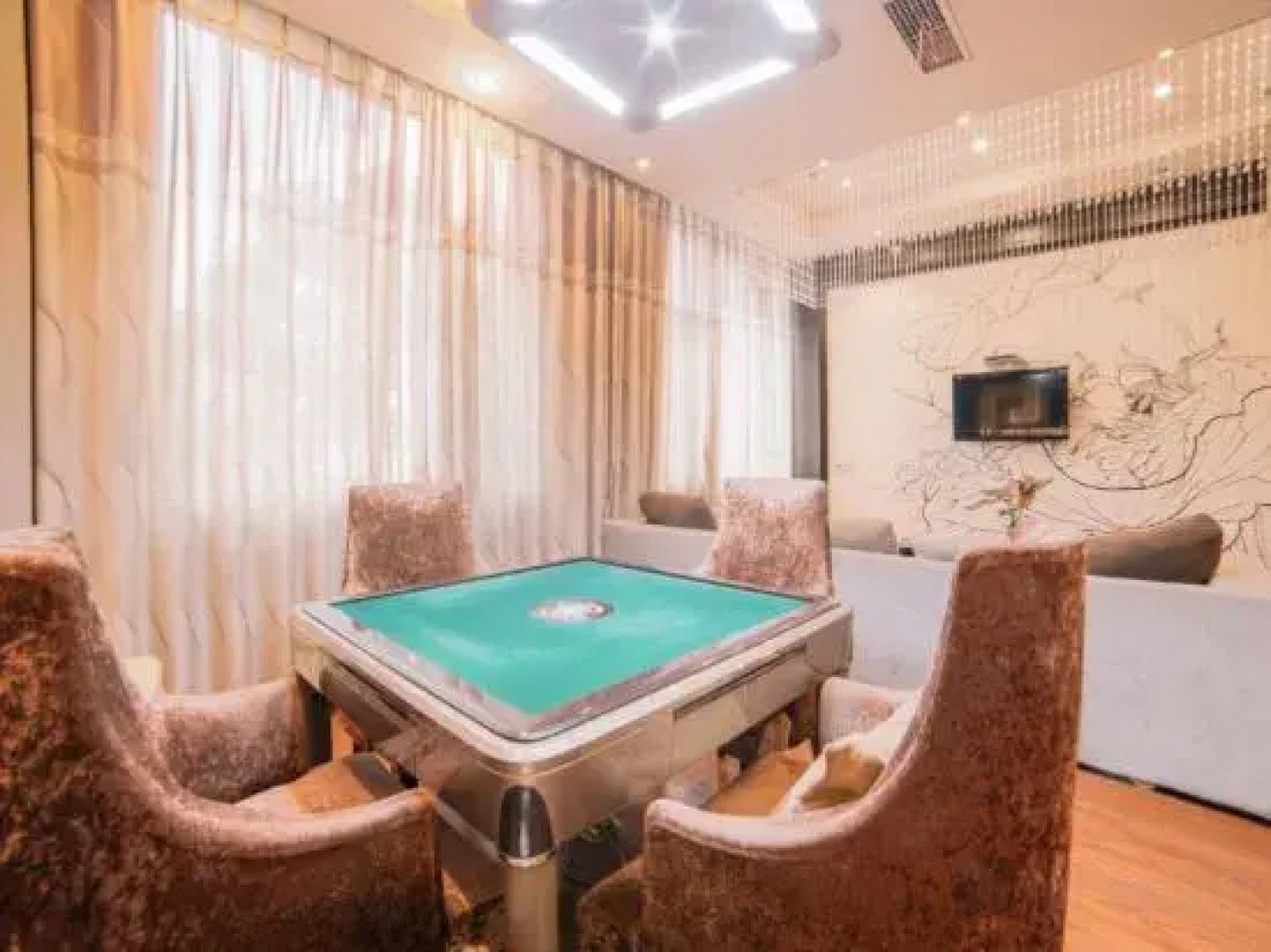 Pengshan Jiaxiang Business Hotel