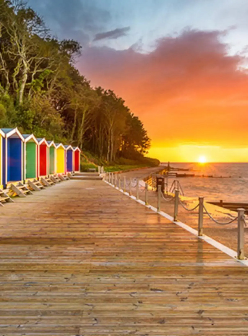 Bay - Brambles Chine, Colwell Bay - 5 star WiFi - Short walk to The Hut and beach - 1 night stays available