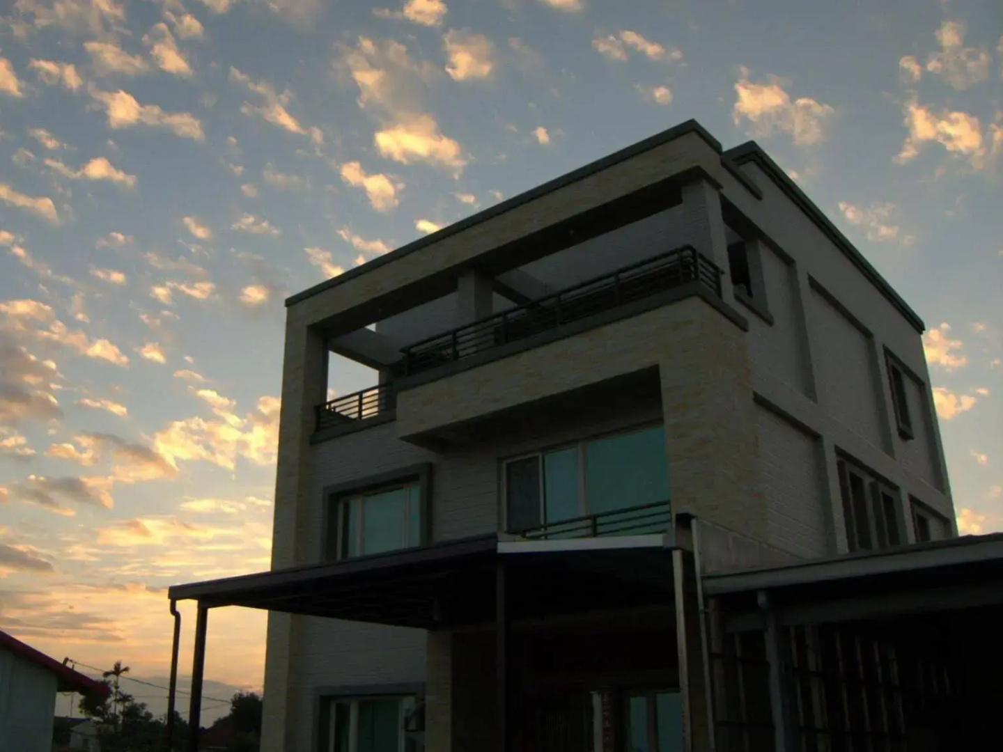 11 House