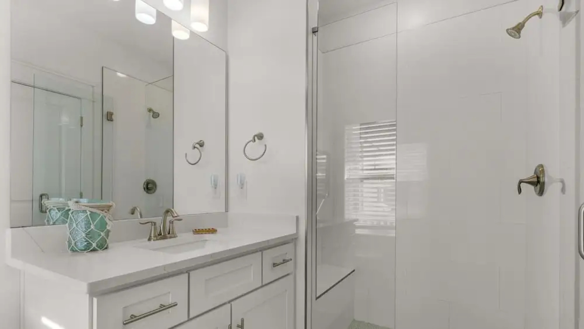 6-seater Golf Cart, Sleeps 16, Close to the Beach!