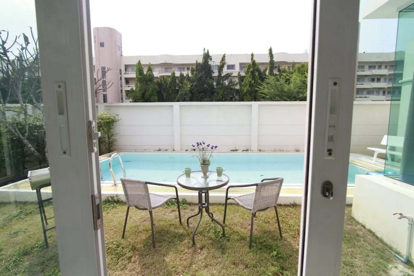 AnB Pool Villa 4BR Beachfront in Pattaya