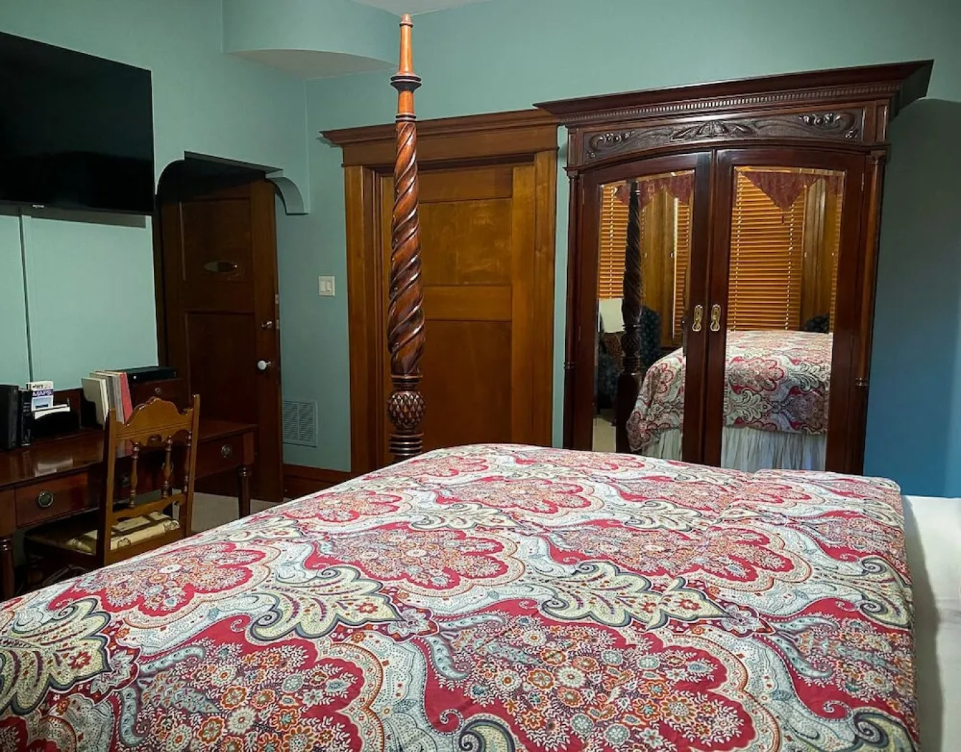 Fleur-de-Lys Mansion