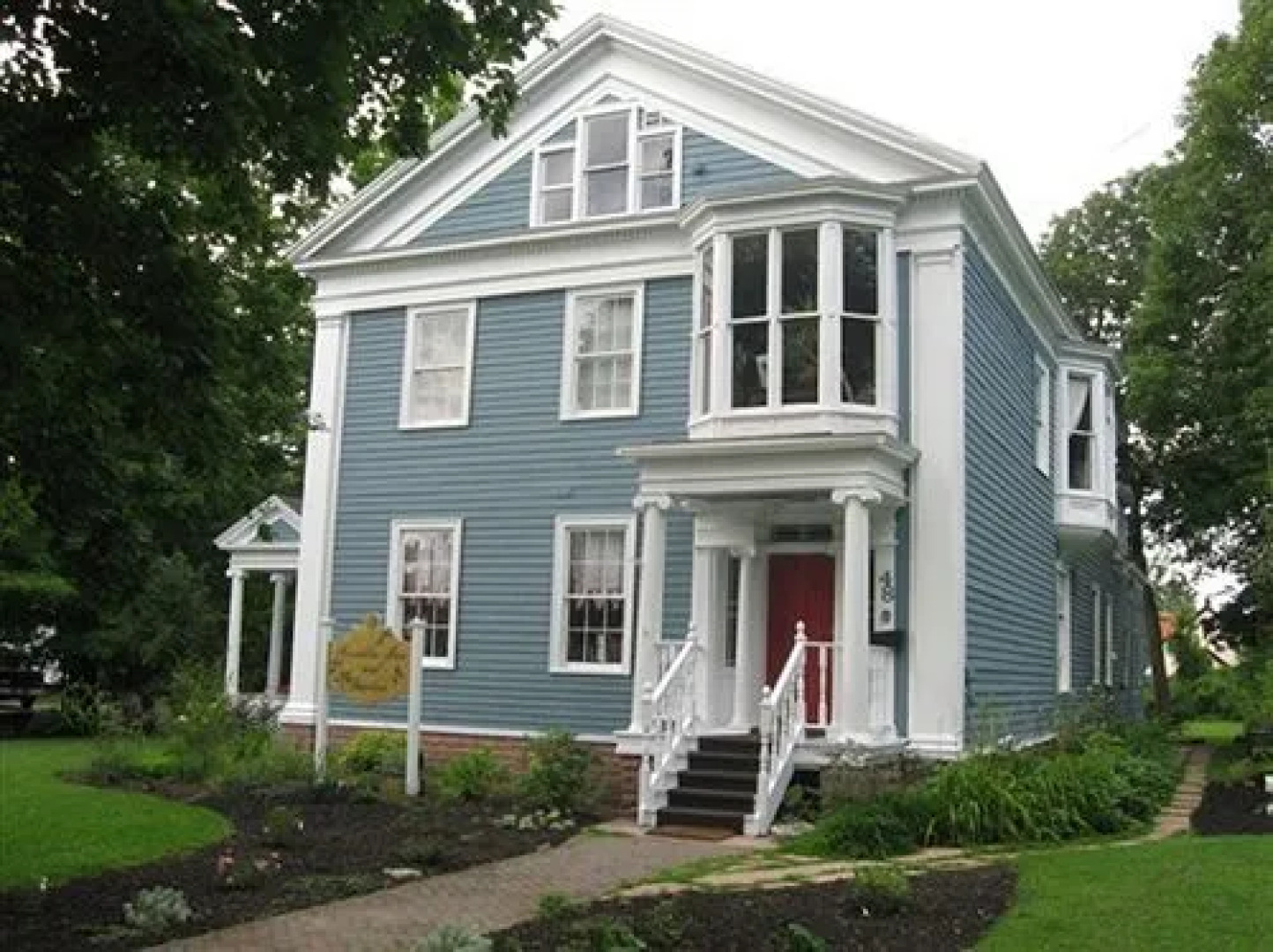 Brambles Inn & Gardens