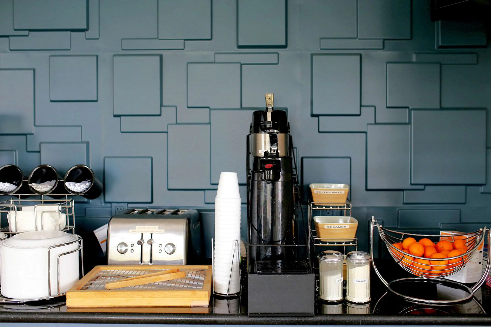 Rodeway Inn Near University-Gateway to Yosemite