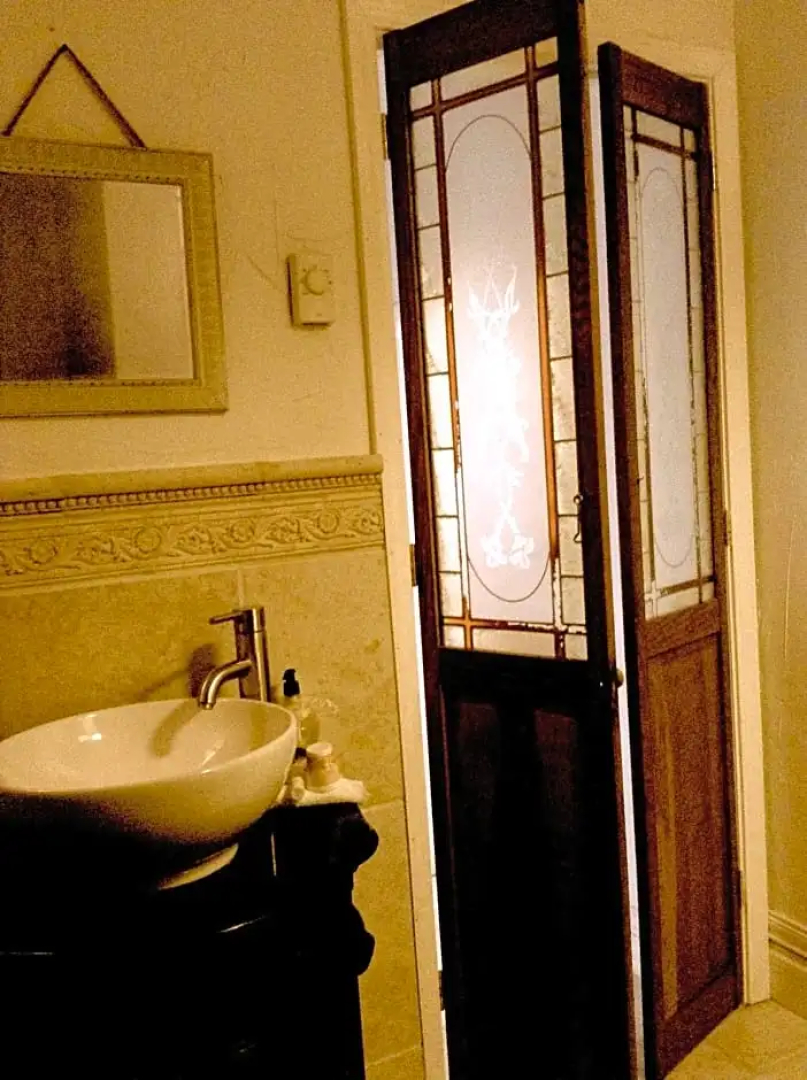 A Cayuga LakeFront Inn - Hotel Alt, Ithaca New York