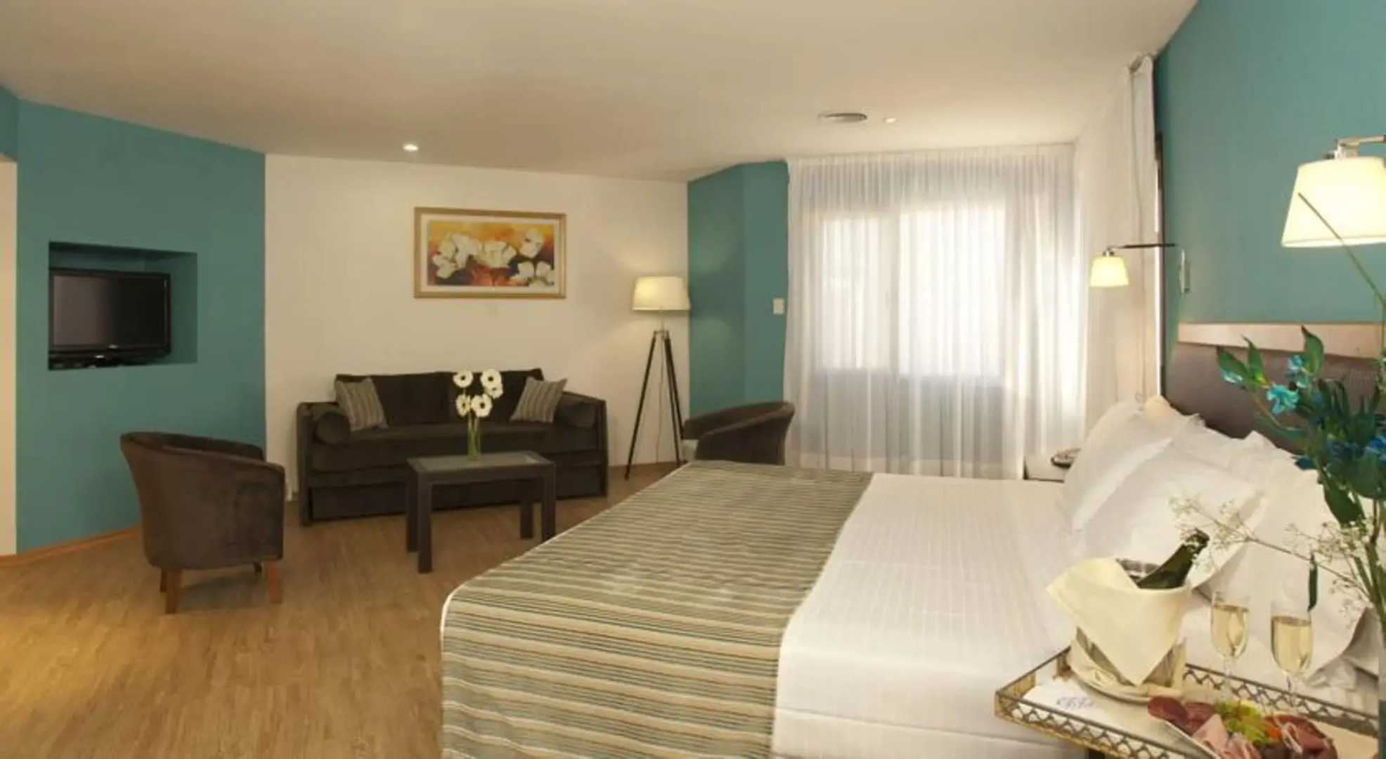 Land Express Neuquén Hotel