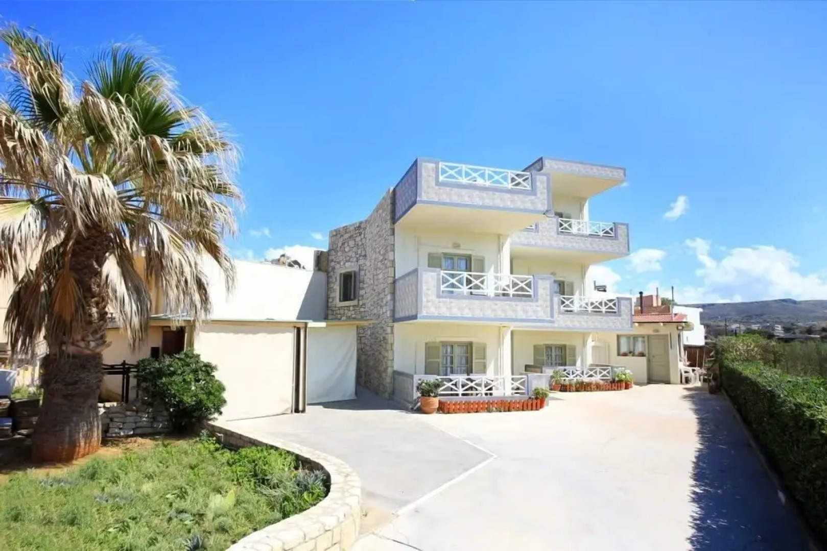 Konstantia Apartment- relax in beachfront
