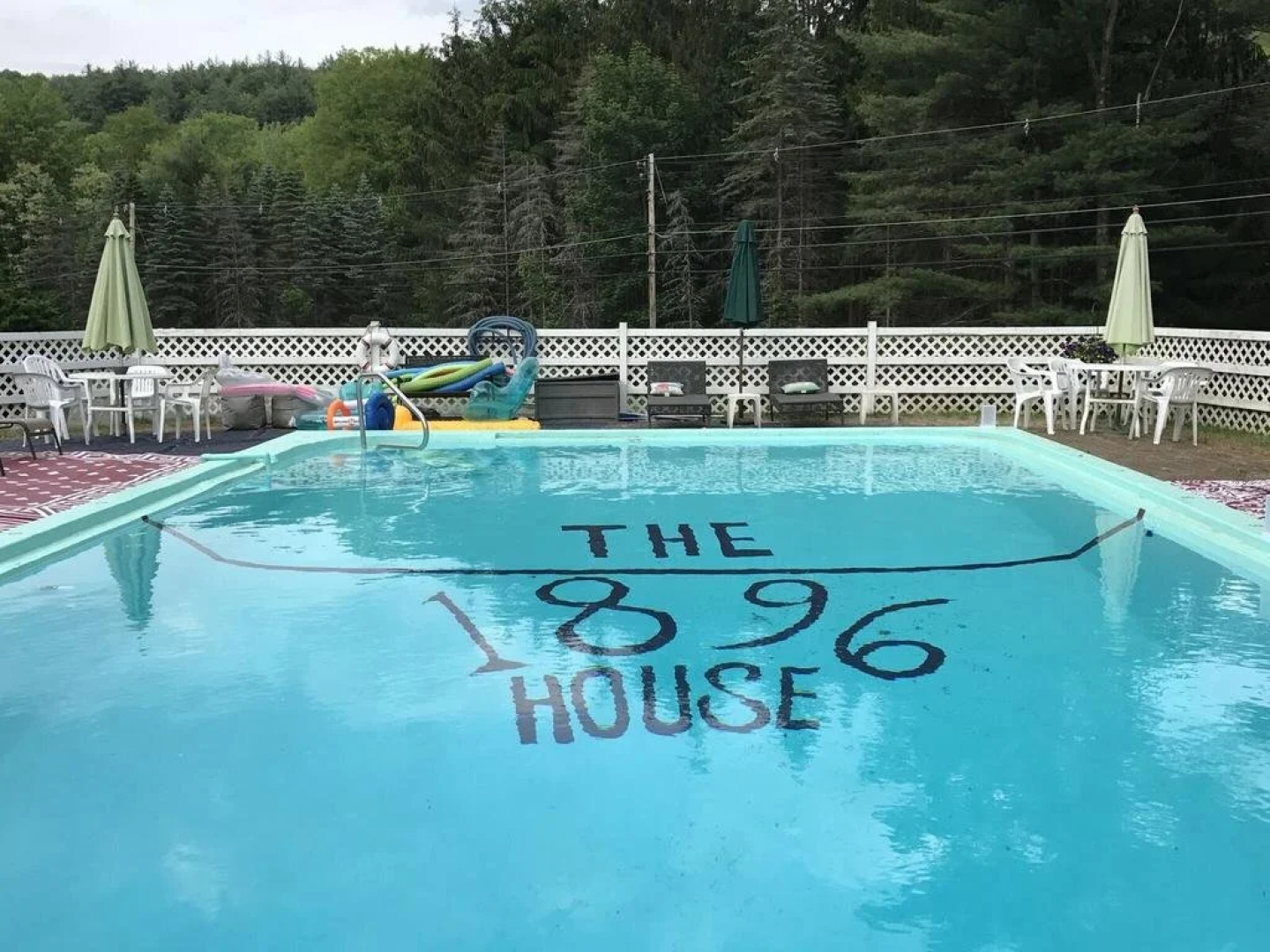 1896 House Inn & Country Lodgings