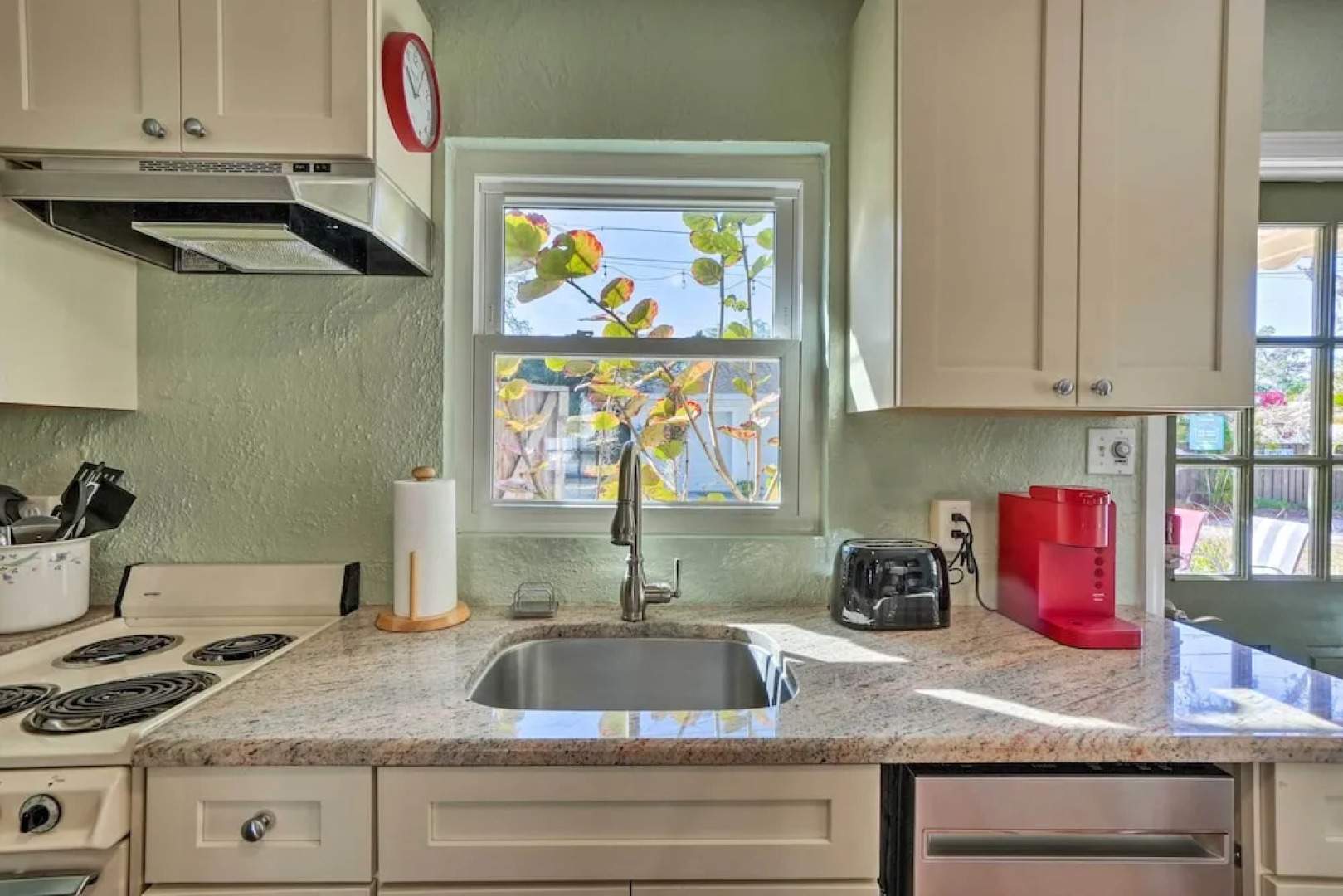 Palm Harbor Vacation Rental, Walk to Crystal Beach