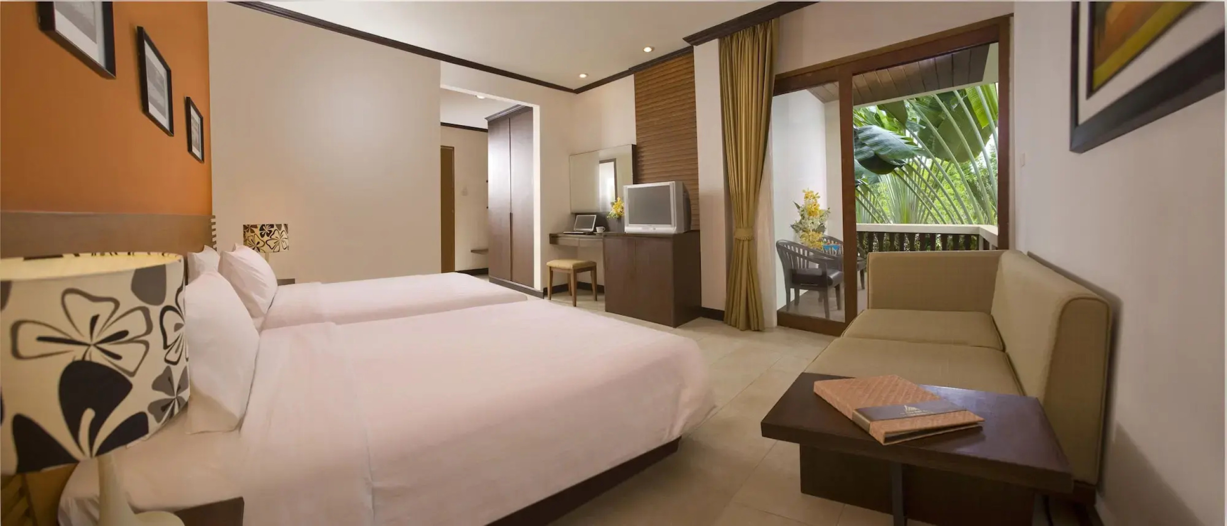 Thai House Beach Resort